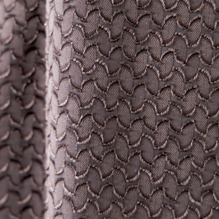 チャコールグレー