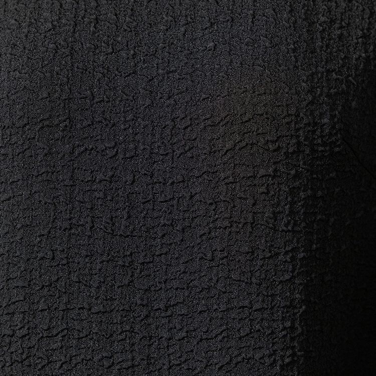ブラック