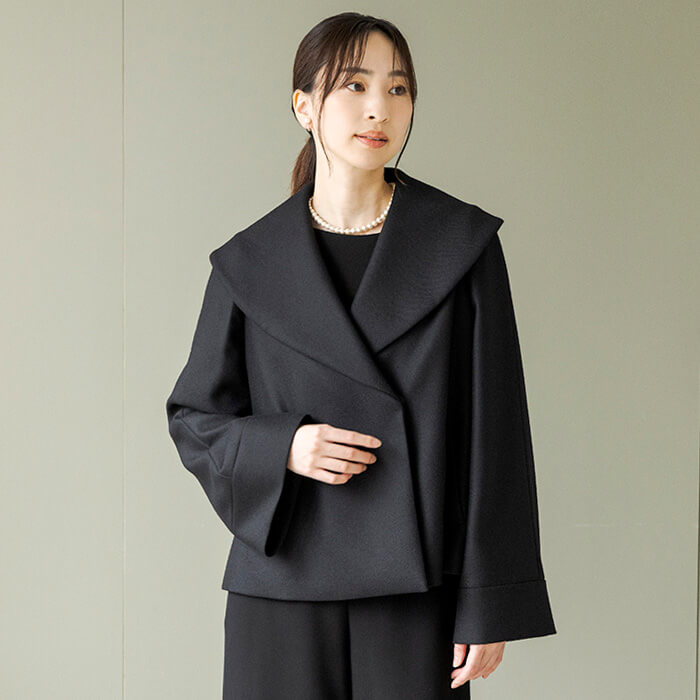 ウール100％のショールカラーコート