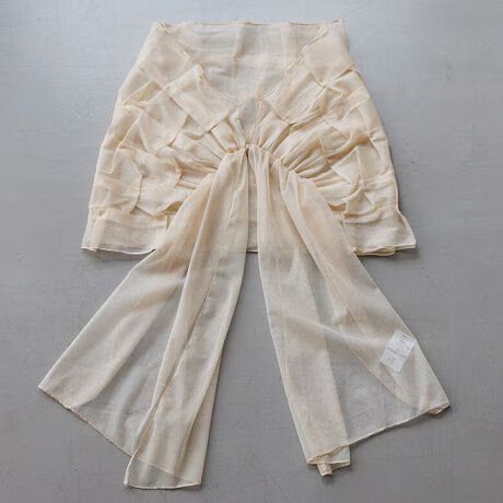 【formforma】前ホック付きほんのりラメストール