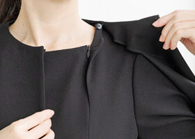 着替えがしやすいフロントファスナー