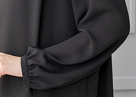 タックがアクセントに
