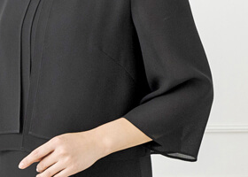 七分丈のフレアースリーブ