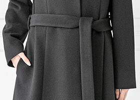 便利なポケット付き
