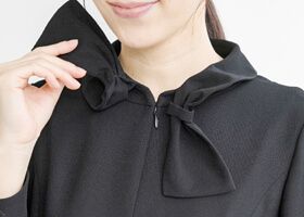 脱ぎ着のしやすい前開きワンピース