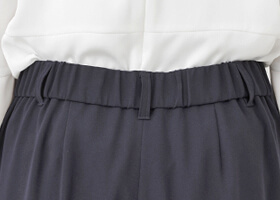 パンツは楽々ゴム仕様